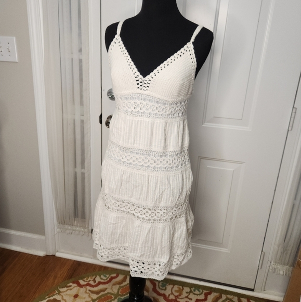 BCBGMAXAZIA Bohemian White Crochet Tiered Dress Size 2